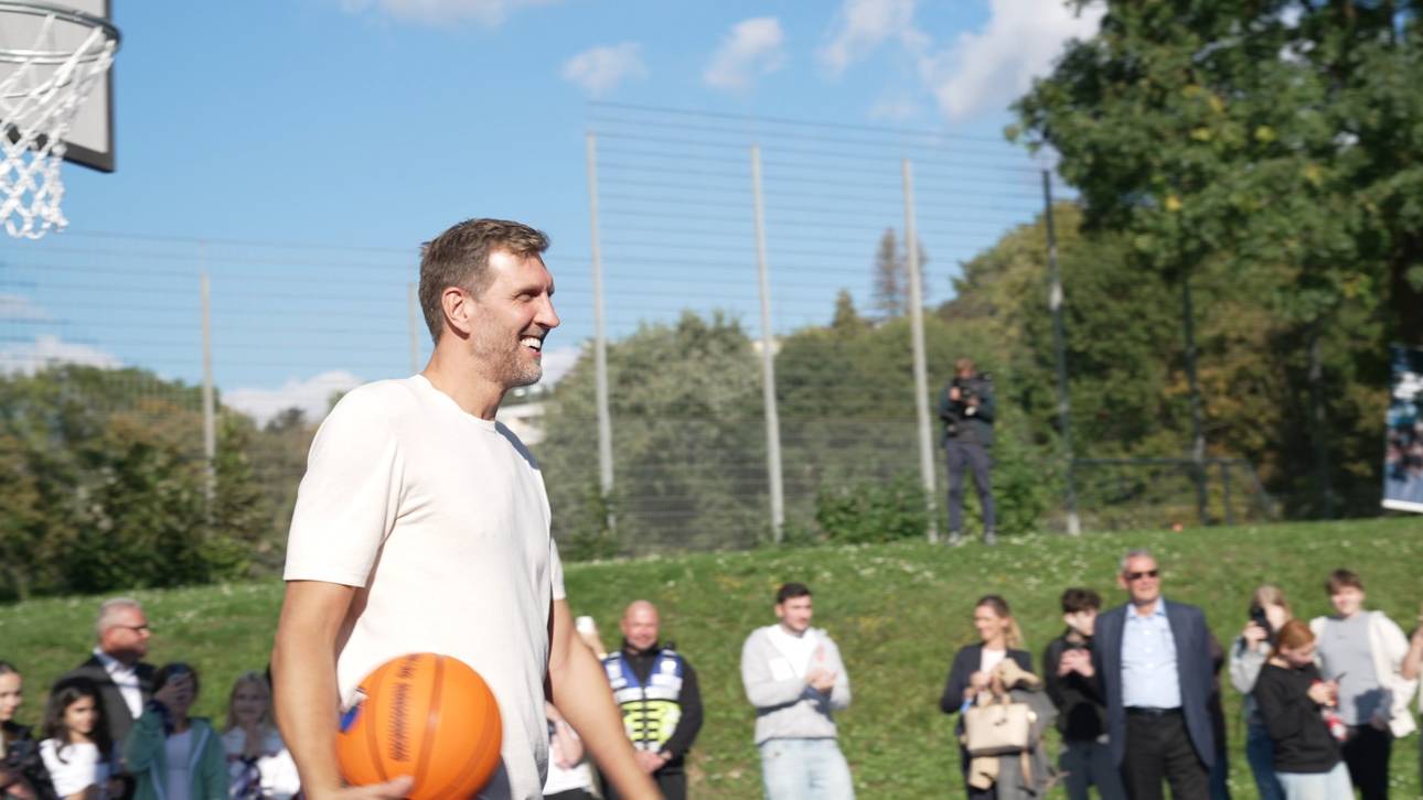 Dirk Nowitzki strahlte - die Kinder auch