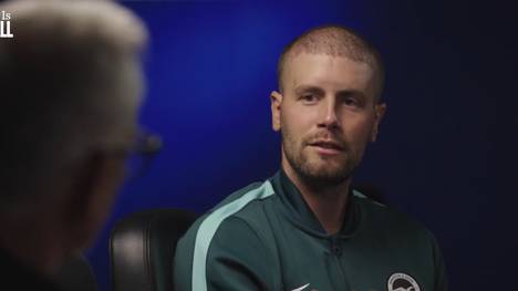 Brighton-Coach Fabian Hürzeler sprach über Deutschlands Fußballkrise, wonach das Land seine Identität sowohl sportlich als auch gesellschaftlich wieder finden müsse. Klopp sei dafür genau der Richtige