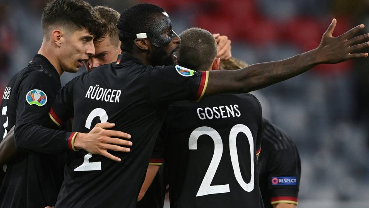 DFB-Fans glauben ans Viertelfinale