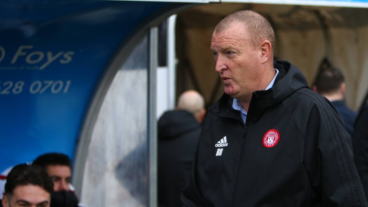 Spielsucht! Trainer zeigt sich an