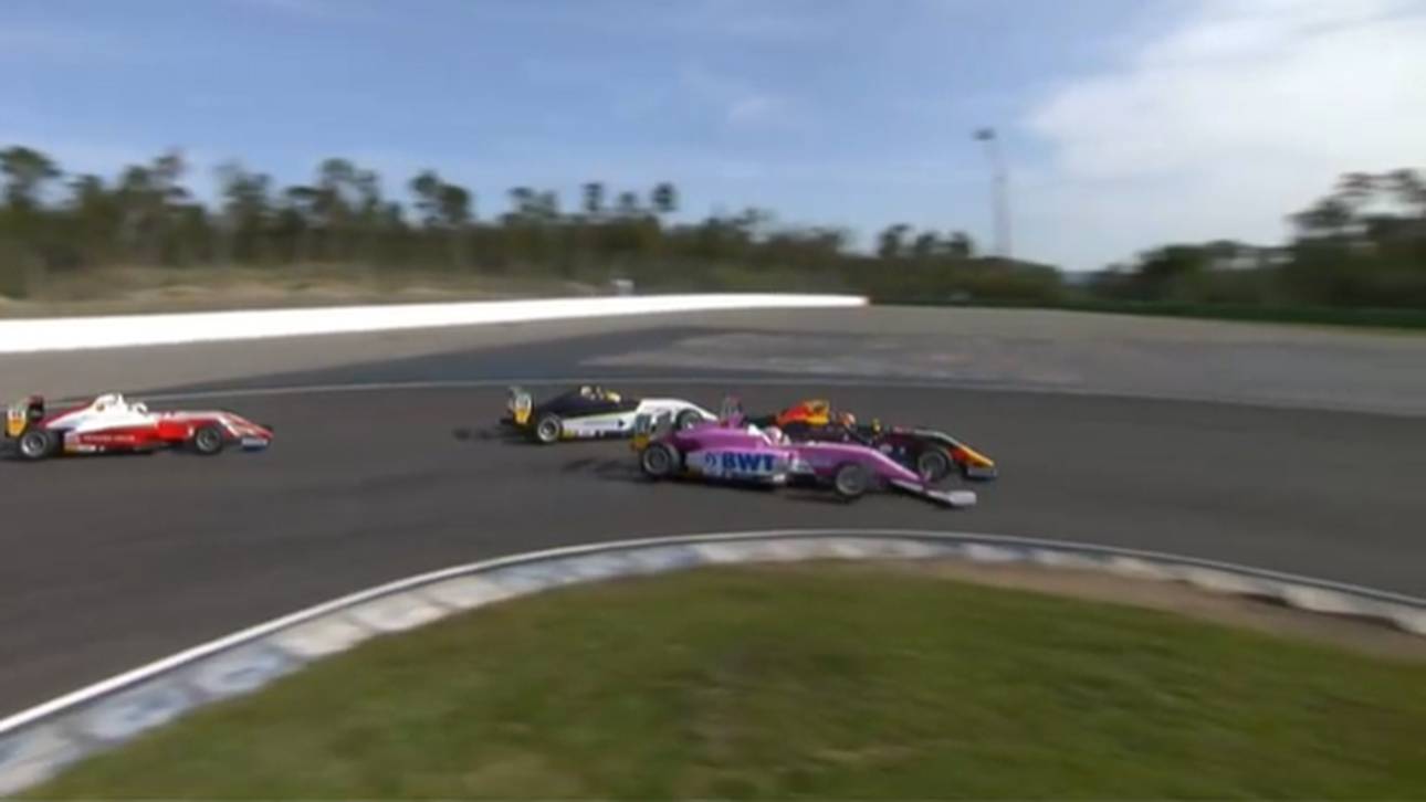 Crash! Formel-4-Rennen abgebrochen