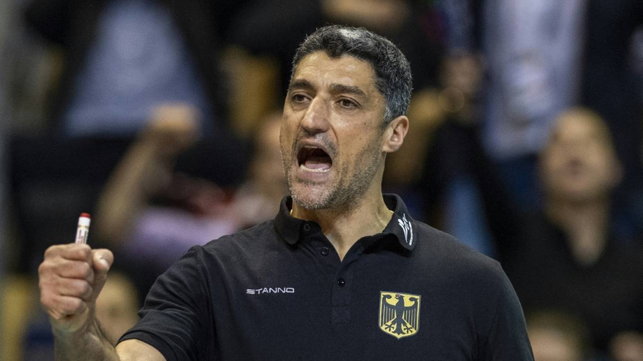 Volleyballer legen in Rimini los