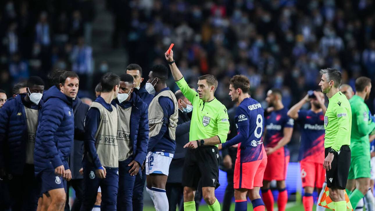 Journalisten bei Skandal-Spiel attackiert