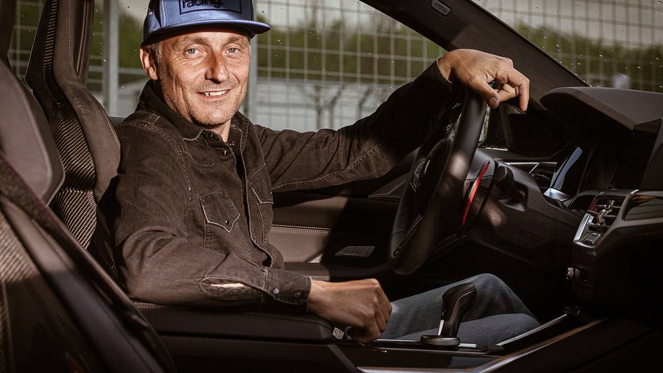 „Back to the roots!“: Motorexperte und Rennfahrer Tim Schrick feiert mit neuem Automagazin „Triebwerk“ ab Juni sein Comeback auf SPORT1