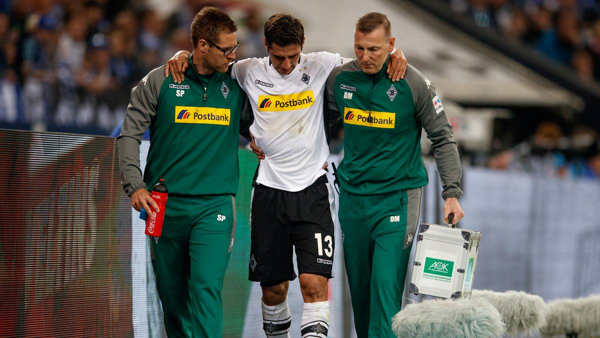 Stindl kann aber nicht lange jubeln. Der Nationalspieler zieht sich bei einem Foul eine Knöchelverletzung zu und muss raus
