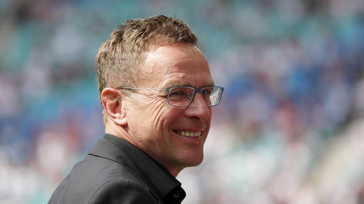 RB Leipzig: Ralf Rangnick. Sportdirektor. Seit Juli 2012, Vertrag bis 2019. Der mächtige Mann bei RB, gerne auch meinungsstark. In Leipzig wird keine Entscheidung ohne Rangnick getroffen, RB ohne ihn ist kaum noch vorstellbar. Der 59-Jährige war zwischenzeitlich in Personalunion auch schon Trainer der Sachsen