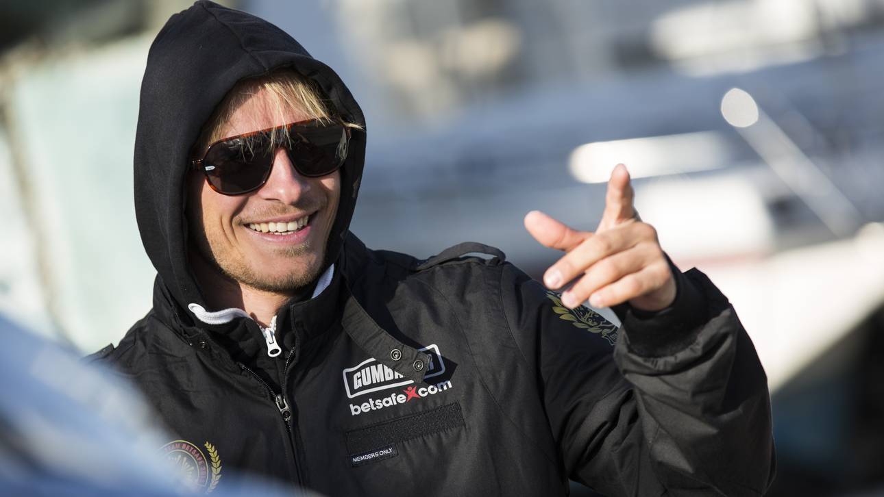 Große Ehre für Surfer Steudtner