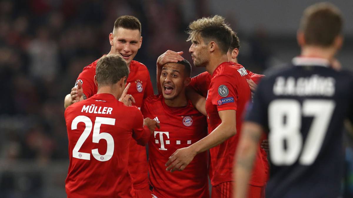 Der FC Bayern feiert einen Start nach Maß in die neue Spielzeit der Champions League. Gegen Roter Stern Belgrad siegt das Team von Trainer Niko Kovac mit 3:0