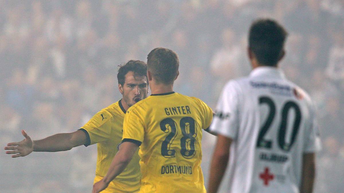 Im Nebel der abgebrannten bengalischen Feuer gelingt dem BVB der schnelle Anschluss gleich in der 47. Minute