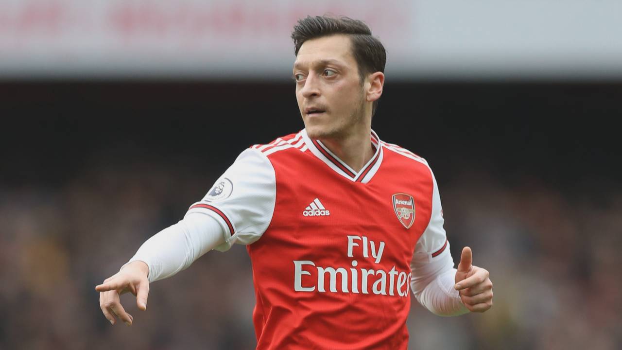 FC Arsenal: Mesut Özil gratuliert Rot-Weiss Essen nach Pokalerfolg