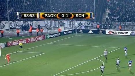 Fans von PAOK Saloniki beleidigten beim Spiel gegen Schalke 04 Angela Merkel als Nazi