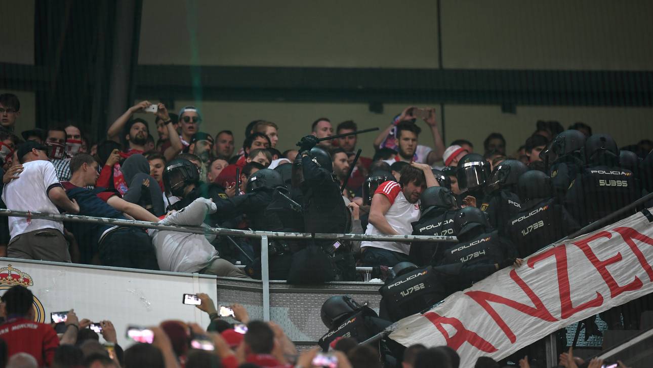 Gewalt: FCB bittet Merkel um Hilfe