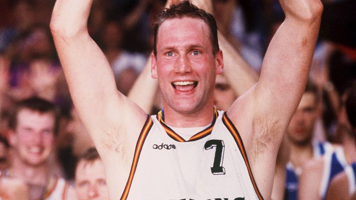 Folgerichtig wird Welp auch zum MVP des Turniers gewählt. Dieser Triumph wird für die Ewigkeit zum Vermächtnis des Christian Welp gehören