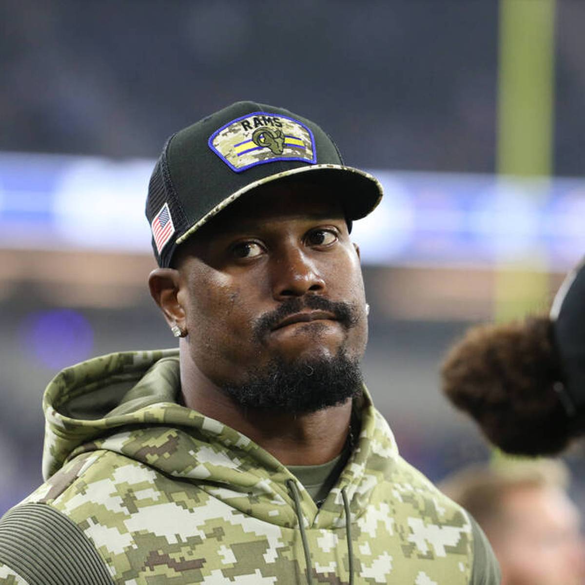 NFL Verschickte Von Miller Sex-Bilder? Superstar offenbar verklagt