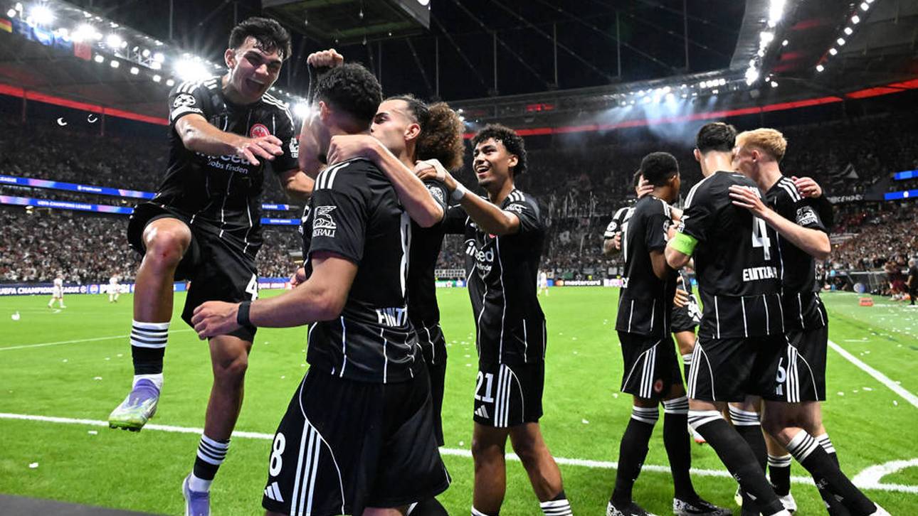 Eintracht schießt sich an Spitze