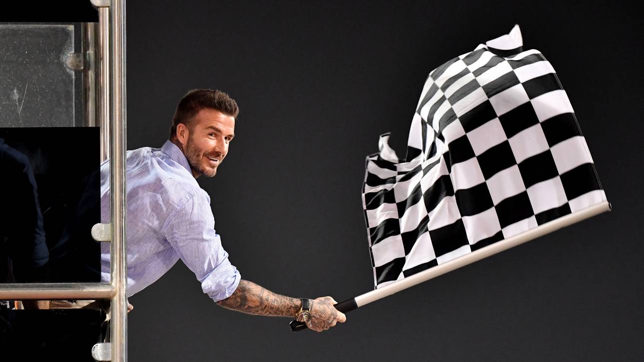 Beckham schwenkt die Zielflagge