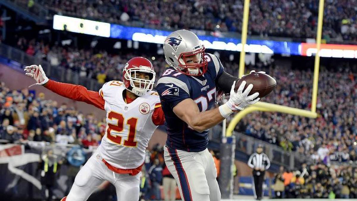 NFL Regeln: Ein Spieler erreicht die gegnerische Endzone und erzielt einen Touchdown.