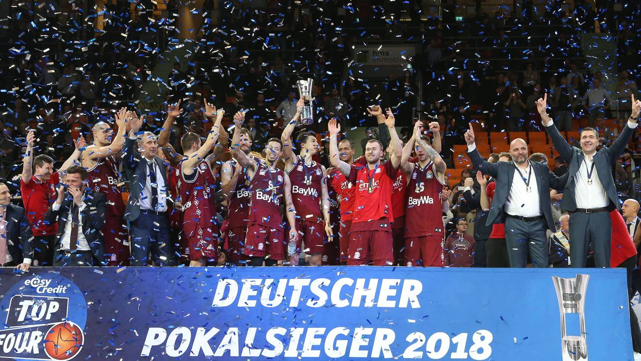 Bayern feiert historischen Pokalsieg