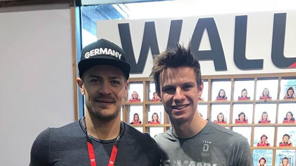 In Pyeongchang nutzt er die Gunst der Stunde für ein Foto mit Skisprung-Olympiasieger Andreas Wellinger