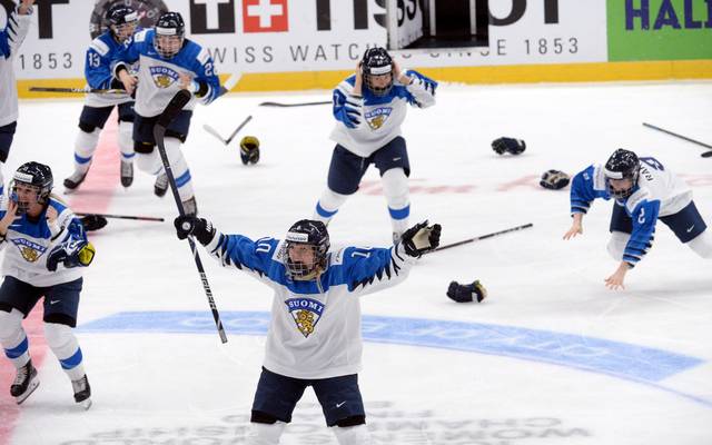 Eishockey Wm Frauen Usa Besiegt Finnland In Overtime Videobeweis Entscheidet
