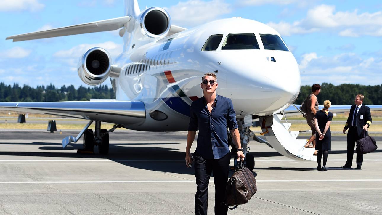 Schweinsteiger beschenkt FC Bayern