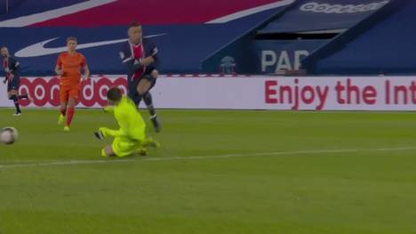 Kylian Mbappé wird gegen Montpellier früh unsanft von den Beinen geholt - mit Folgen. Auch Neymar wird im PSG-Trikot gleich mehrfach auffällig.