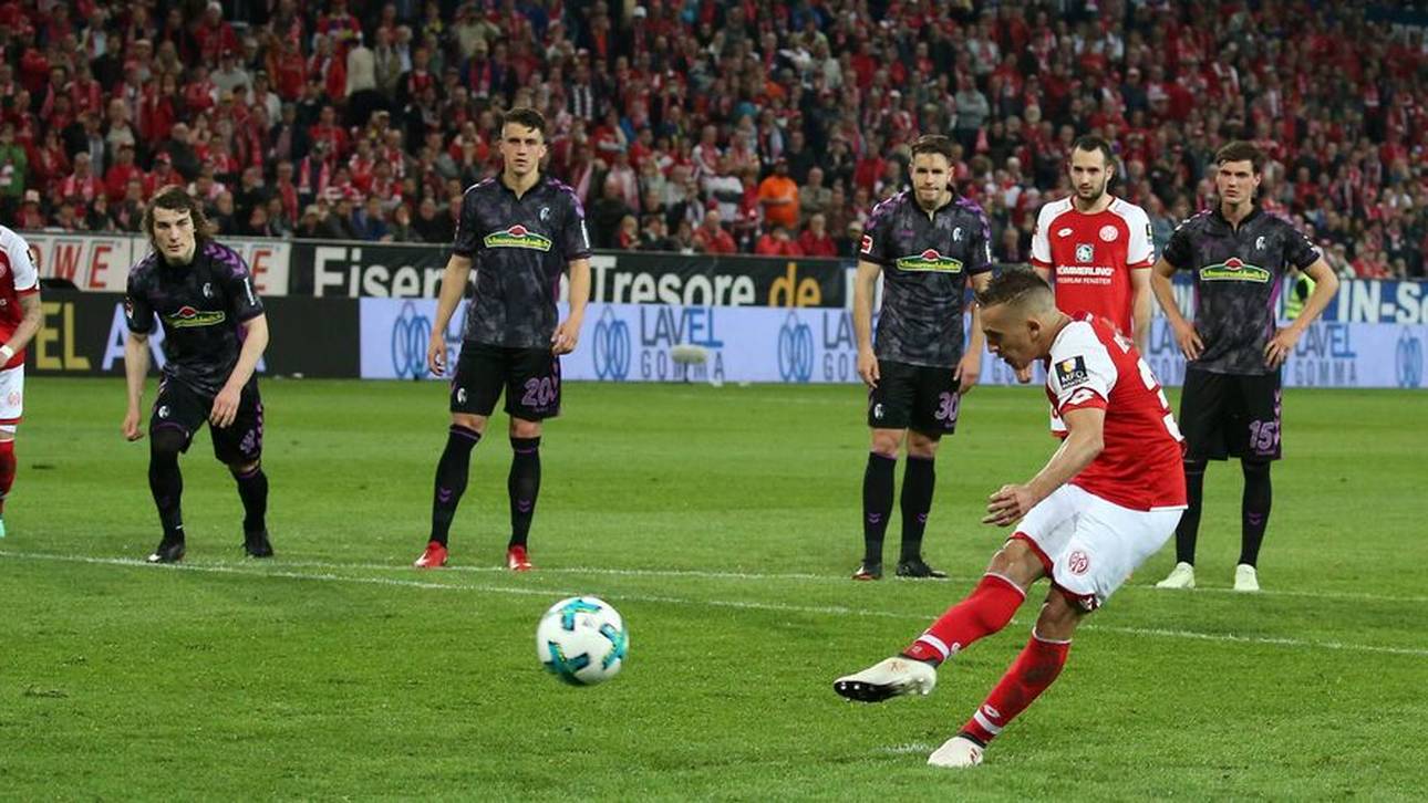 Bei diesem historischen Elfmeter durften die Spieler vom SC Freiburg nur zuschauen