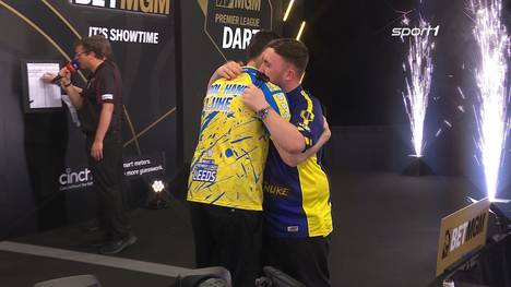 Luke Humphries gewinnt den 14 Spieltag der Premier League of Darts in Leeds gegen Luke Littler im Decider mit 6:5.