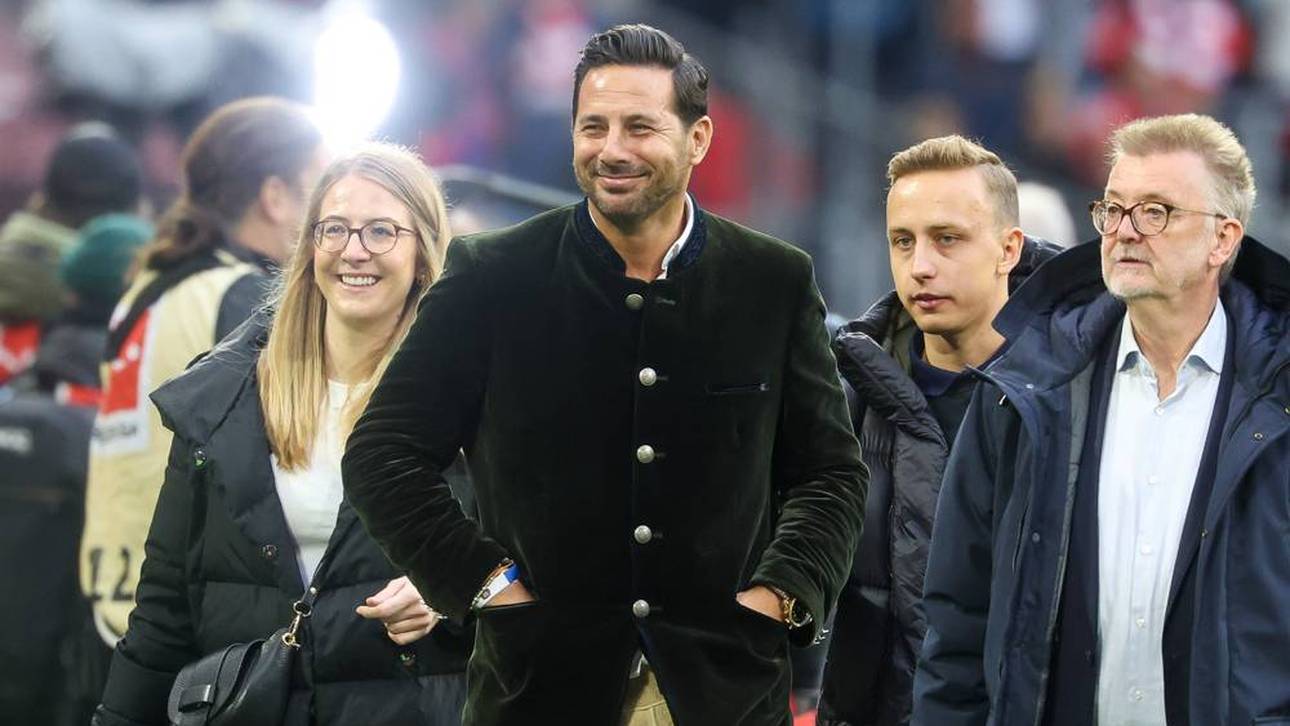 Claudio Pizarro wurde in Peru als Ehrenprofessor geehrt