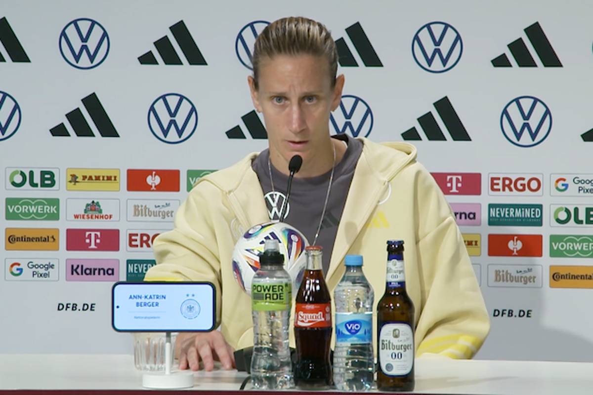 Die Kritik an Ann-Katrin Berger nahm in der jüngeren Vergangenheit zu. Die DFB-Torhüterin lässt sich davon aber nicht beirren. Für das lesen schlechter Nachrichten sind ihre Teamkolleginnen zuständig.
