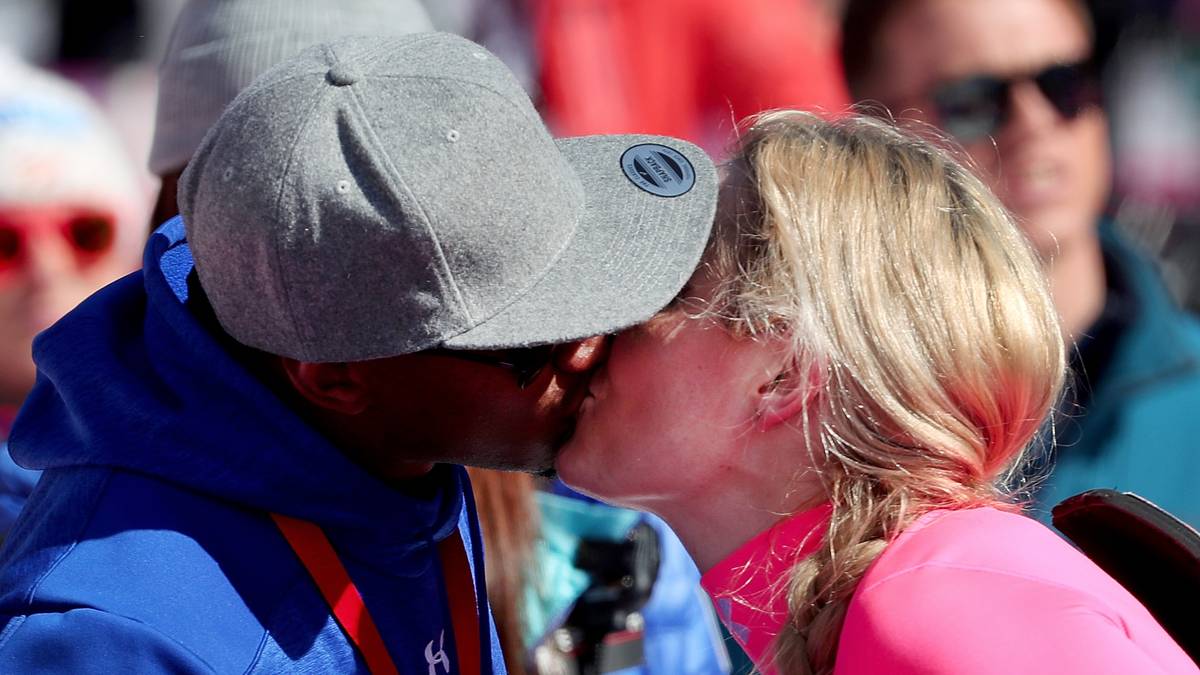 Der NFL-Assistenzcoach unterstützt sie auch ein paar Mal vor Ort, unter anderem beim Ski-Weltcup in Jeongseon 2017