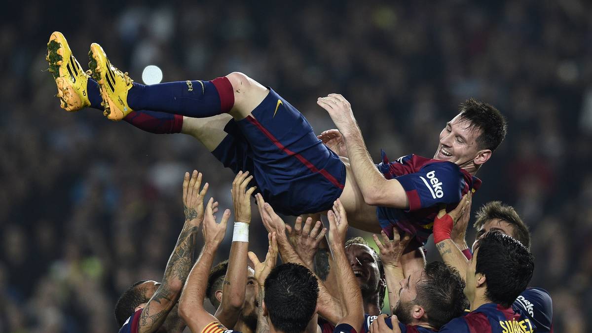 Am 22. November 2014 löste Messi bereits Spaniens Fußball-Idol Telmo Zarra als besten Torschützen in der La-Liga-Historie ab. 59 Jahre hatte dieser den Rekord inne. Eines hat Zarra Messi aber noch voraus: Fünf Trophäen für den besten Spieler des Jahres. Diese Marke könnte der Barca-Star jedoch ebenfalls 2019 einstellen