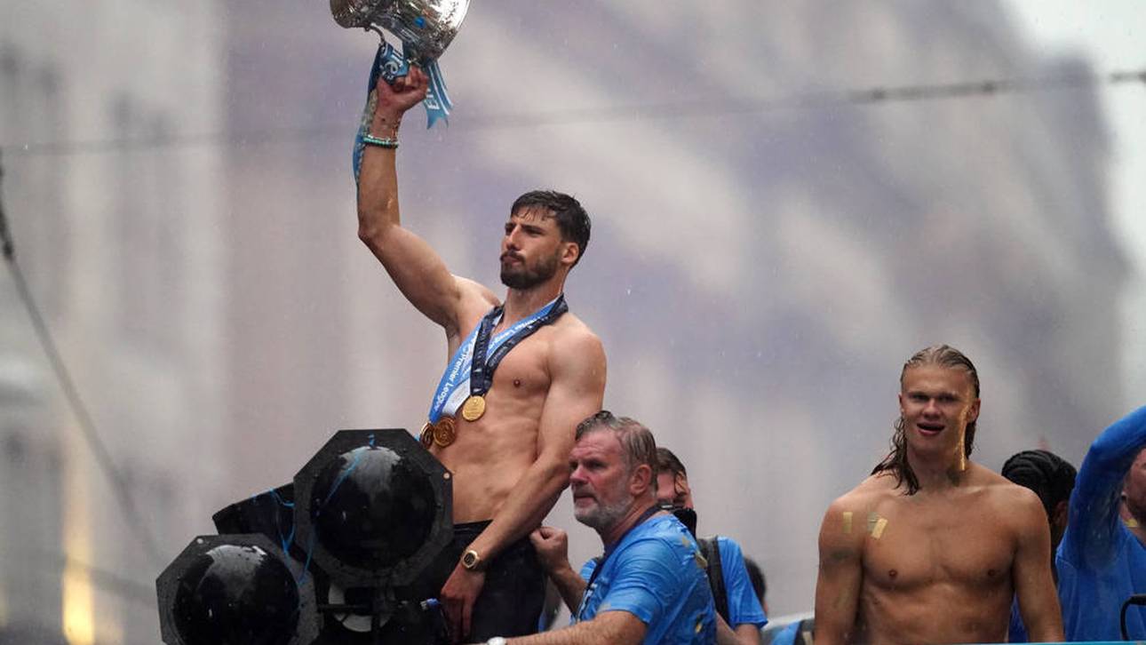 Haaland verteilt Champagner-Dusche