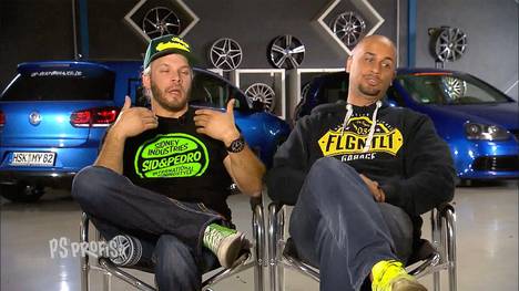 Die PS PROFIS Jean-Pierre und Sidney helfen dieses Mal SPORT1-Fan Filipp. Der Kölner steht total auf VW und ist auf der Suche nach einem kompakten Sportwagen. Besonders angetan hat es ihm der 2 Liter TFSI-Motor aus dem Golf V GTI. Dementsprechend gehen die Dortmunder auf Autosuche. Wichtig dabei das passende Aggregat und das Budget von 16.500 Euro. Dafür stehen zur Wahl: Ein getunter Seat Cupra mit 300 PS, ein Audi S3 mit Allrad und 265 PS und natürlich der Golf V GTI mit immerhin 200 PS. Wer macht das Rennen bei gleichem Grundmotor?