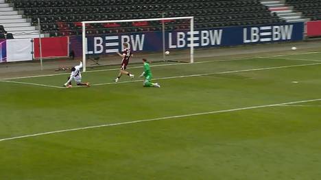 Die Highlights der Partie VfB Stuttgart II - SSV Jahn Regensburg aus der 3. Liga im Video.