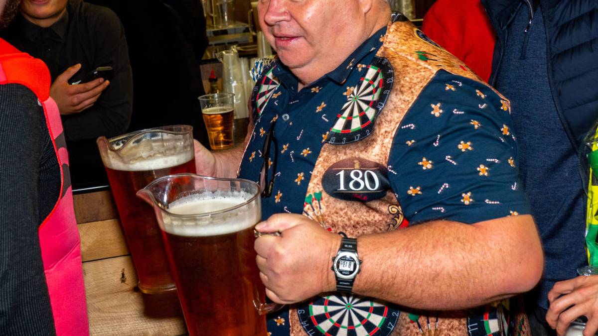 Ein Pitcher Bier kostet übrigens stolze 22 Pfund (26 Euro). Aber das scheint die meisten Besucher nicht zu stören