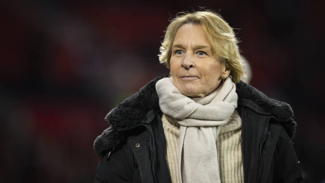 Martina Voss-Tecklenburg erklärt die Hintergründe der Kaffeeservice-Prämie 1989