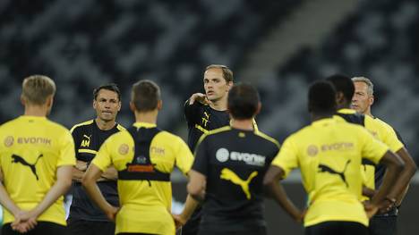 Borussia Dortmund Pre-game Training & Press Conference