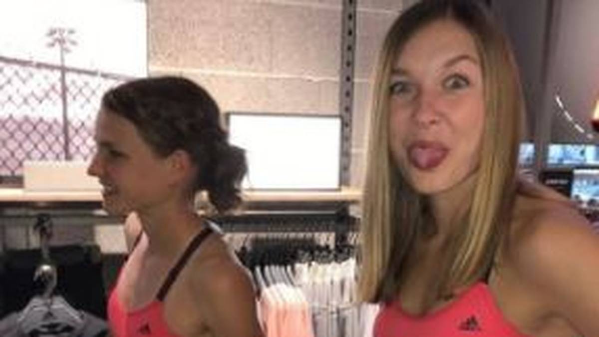 Neben ihren sportlichen Leistungen besticht die 20-Jährige auch durch ihre entspannte Art und ihre Schlagfertigkeit. Im "ZDF" verrät sie, dass sie an Batterien leckt, um erfolgreich zu sein