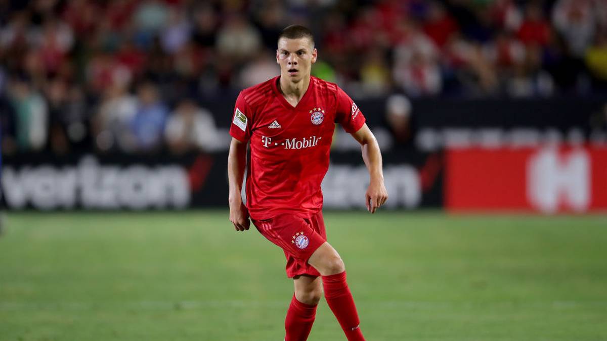 DANIELS ONTUZANS: Das junge lettische Talent spielt seit 2010 in der Jugend des FC Bayern. Auch er unterschrieb 2018 einen Profi-Vertrag und war im Sommer mit den Profis auf der US-Tour. Allerdings verletzte sich der 19-Jährige dort schwer am Sprunggelenk, so dass er bislang noch keine Partie für die zweite Mannschaft in der 3. Liga absolvieren konnte