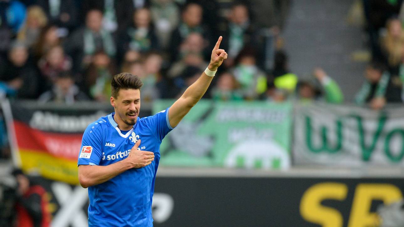VfL Wolfsburg v SV Darmstadt 98 - Bundesliga