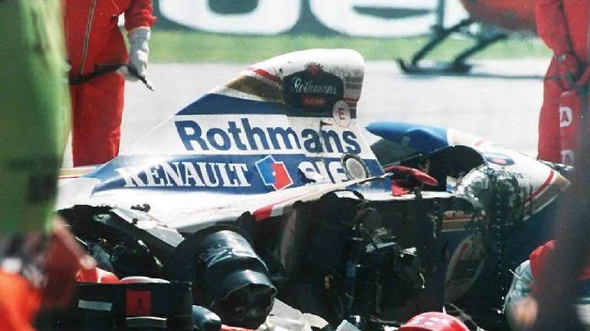 Das Auto von Ayrton Senna nach seinem Crash in Imola