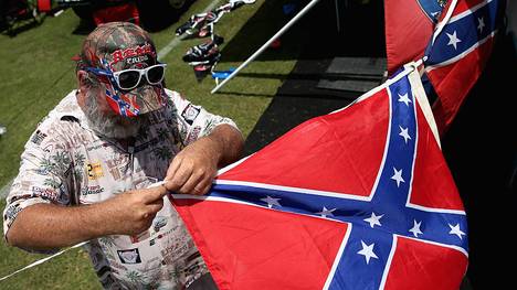 Die Flagge der Konföderation war bisher bei NASCAR-Rennen ein ständiger Begleiter