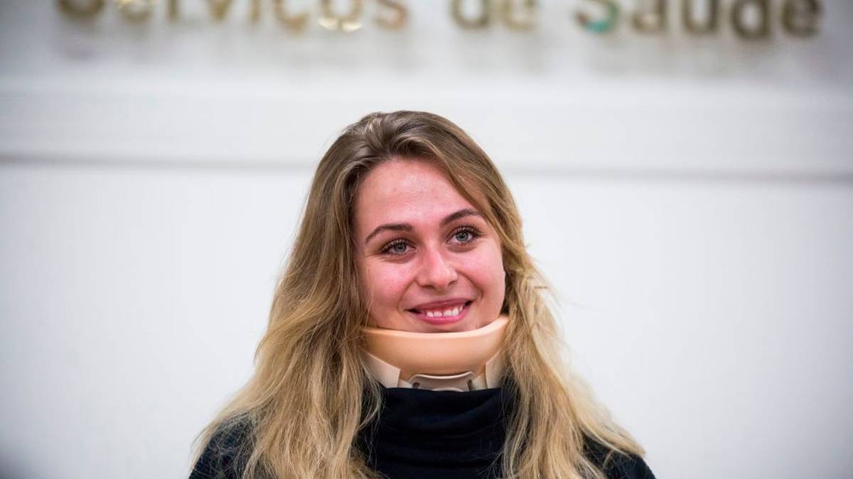 Flörsch brach sich den Brustwirbel T3 und den Halswibel C7, wegen eines gequetschten Rückenmarks musste sie am nächsten Tag elf Stunden lang operiert werden. Das Video ihres Horrorcrashs wurde bei Youtube millionenfach geklickt, sie erlangte landesweite Berühmtheit und war unter anderem zu Gast in Talkshows