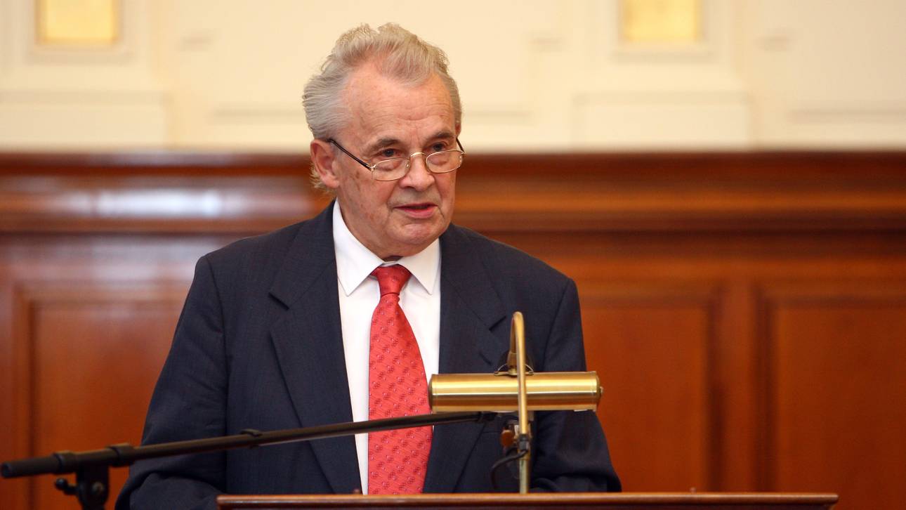 Tröger ermahnt Bewerber Hamburg