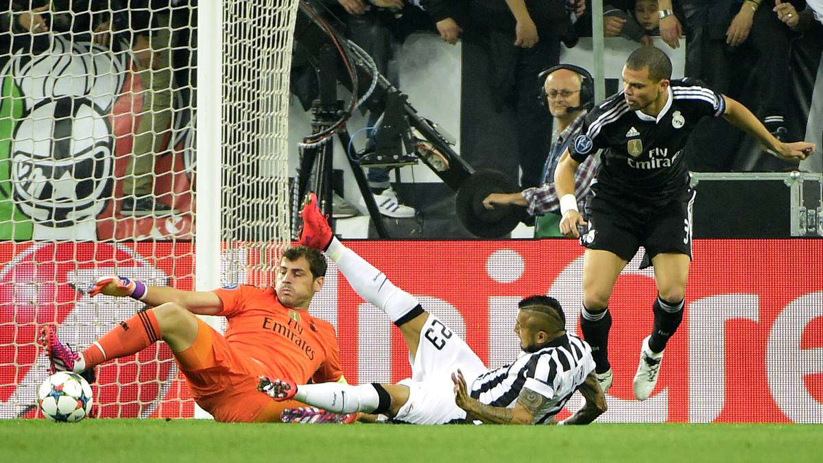 Juventus beginnt mit sehr viel Druck, Arturo Vidal bringt Iker Casillas in arge Nöte