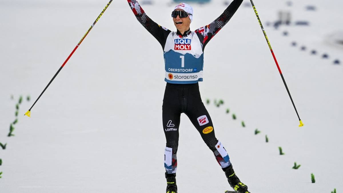 Weltmeister Lamparter gewinnt in Klingenthal