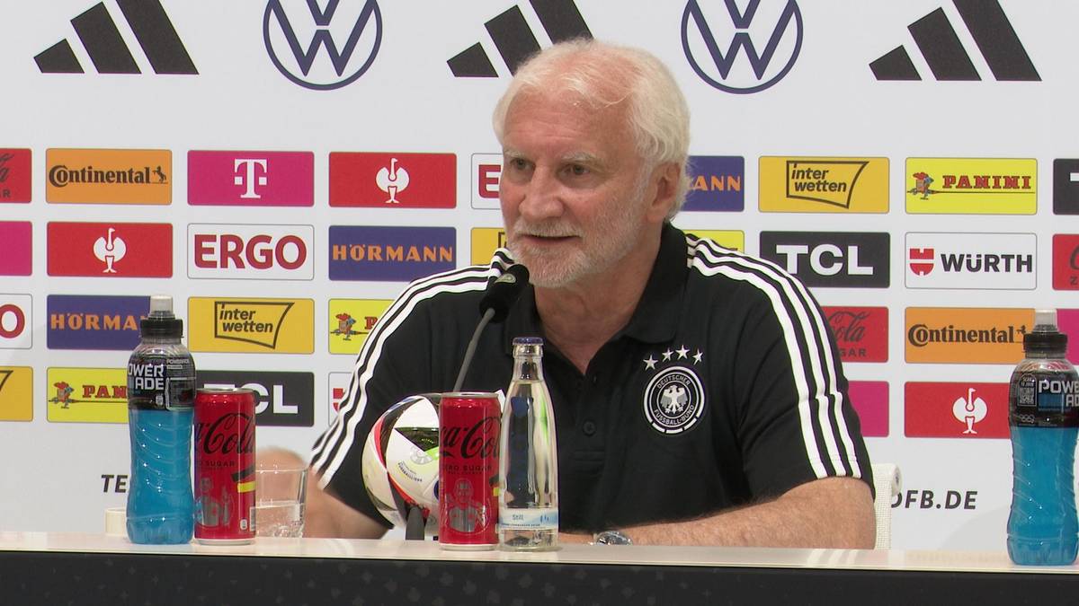Nationalspieler Waldemar Anton soll vom VfB Stuttgart zu Borussia Dortmund wechseln. DFB-Sportdirektor Rudi Völler spricht auf der Pressekonferenz über den Wechsel. 
