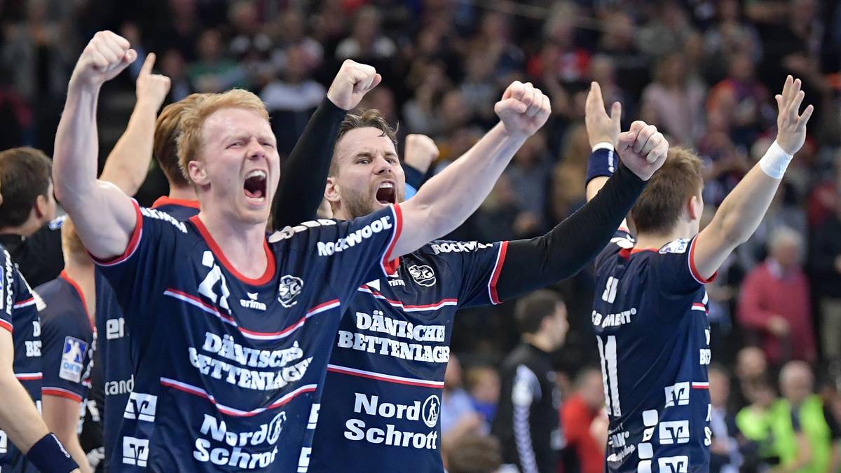 SG FLENSBURG-HANDEWITT: Das Team von Maik Machulla ist Spitzenreiter, hat einen Punkt mehr gesammelt als die Löwen. Zu Hause gegen Göppingen (10.) ist der Meister von 2004 klarer Favorit