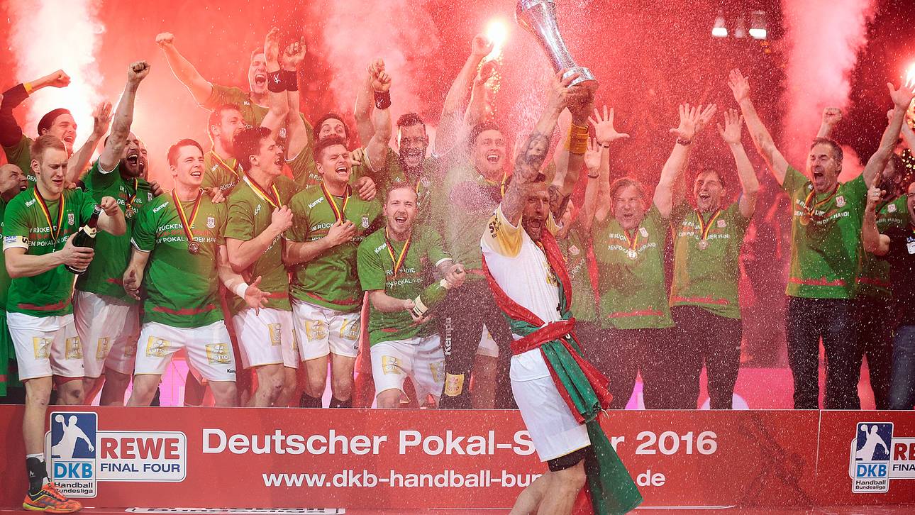 Pokalsieger SCM feiert und teilt aus